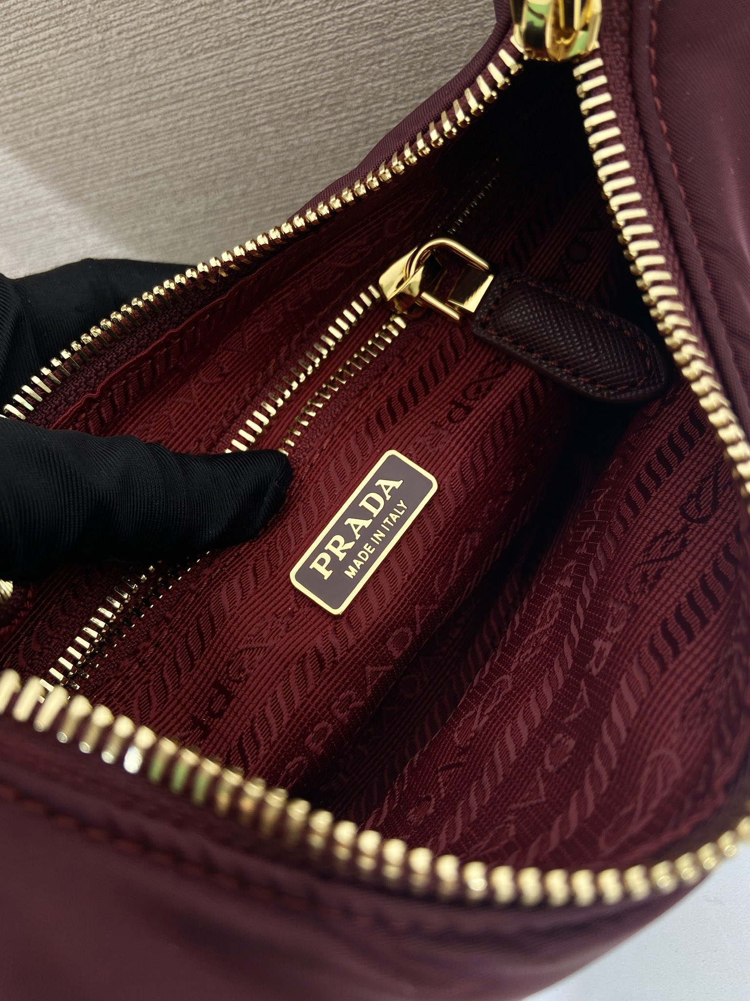 Pra*a re-edition 2005 hobo bag-22*18*6.5cm