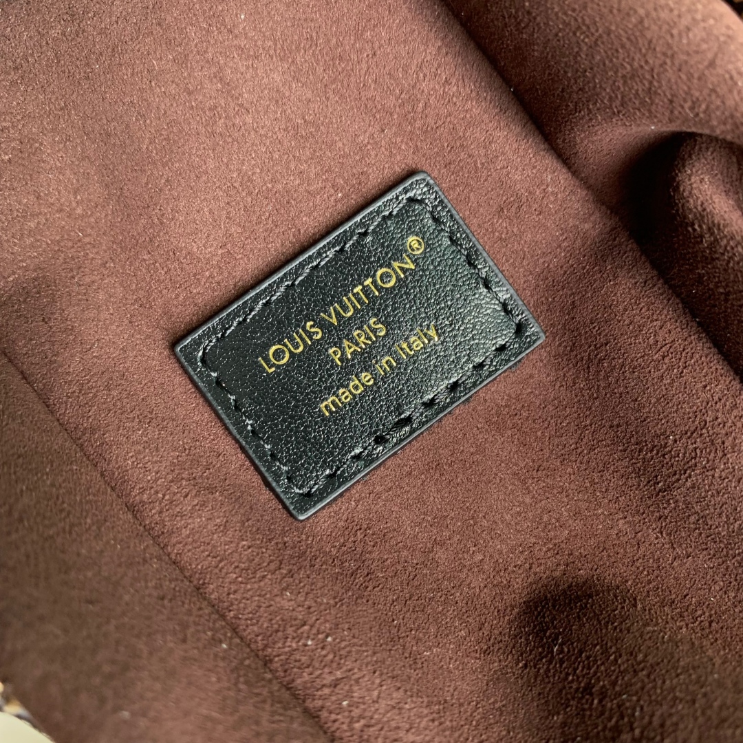 l0vis Vvtt0n side trunk -m14606-16 x 8.5 x 23.5cm