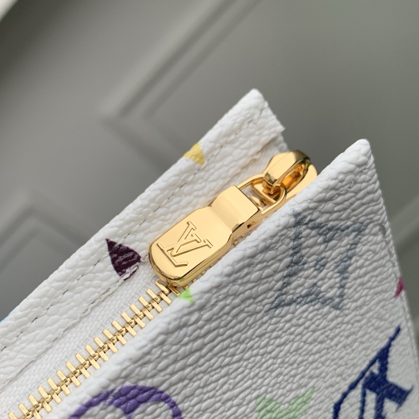 L0vis Vvtt0n Hills Pochette-15 x 6 x 19CM