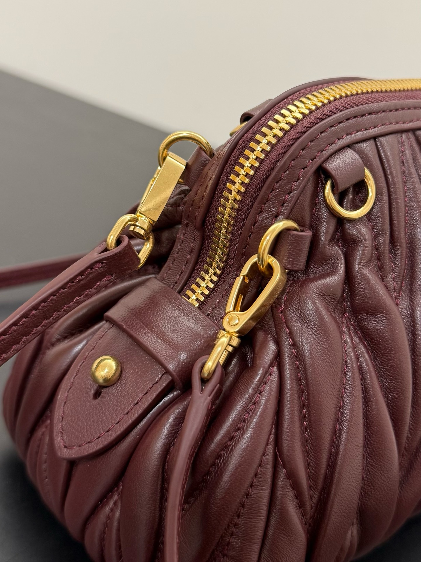 Miu Miu Matelassé Leather Clutch Bag-28* 14.5* 10CM