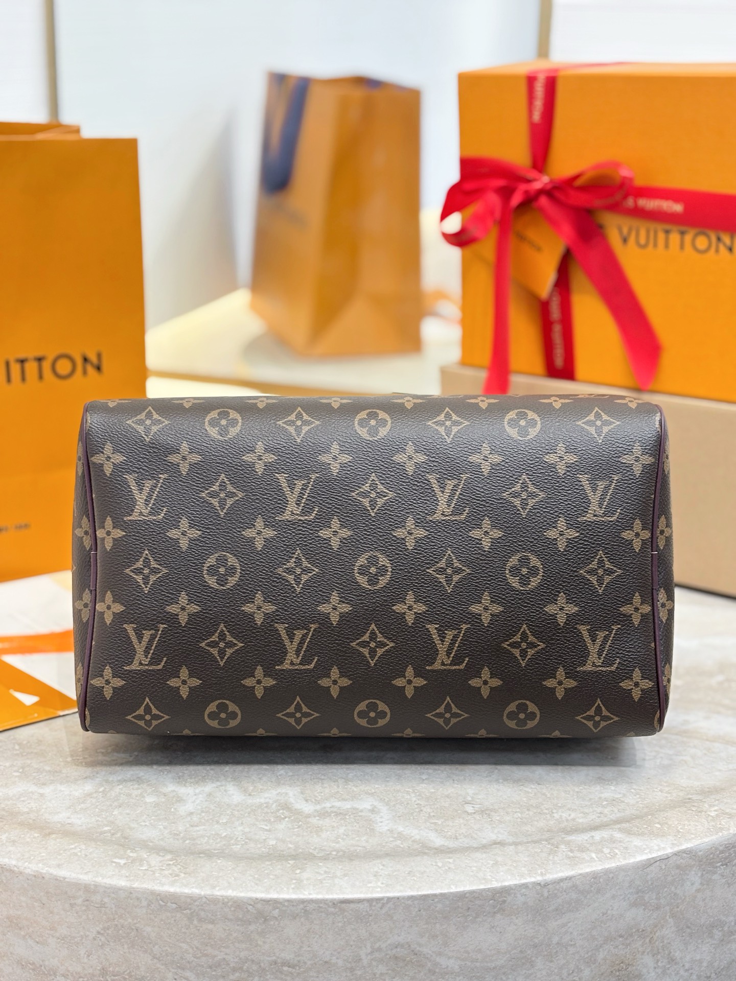 L0vis Vvtt0n Speedy Soft 30 Lucky-21 x 17 x 30CM