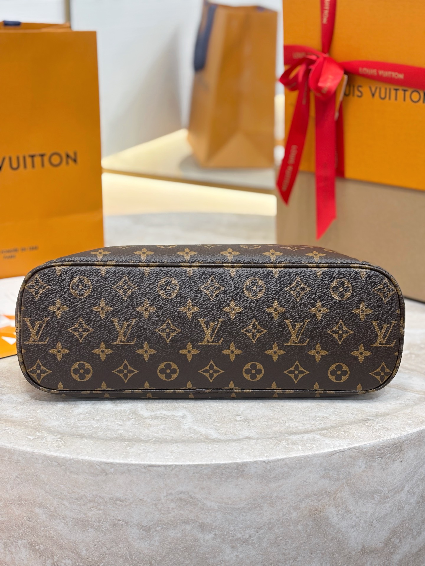 LV Lineup Monogram - Women - Handbags -34.5x26x13CM