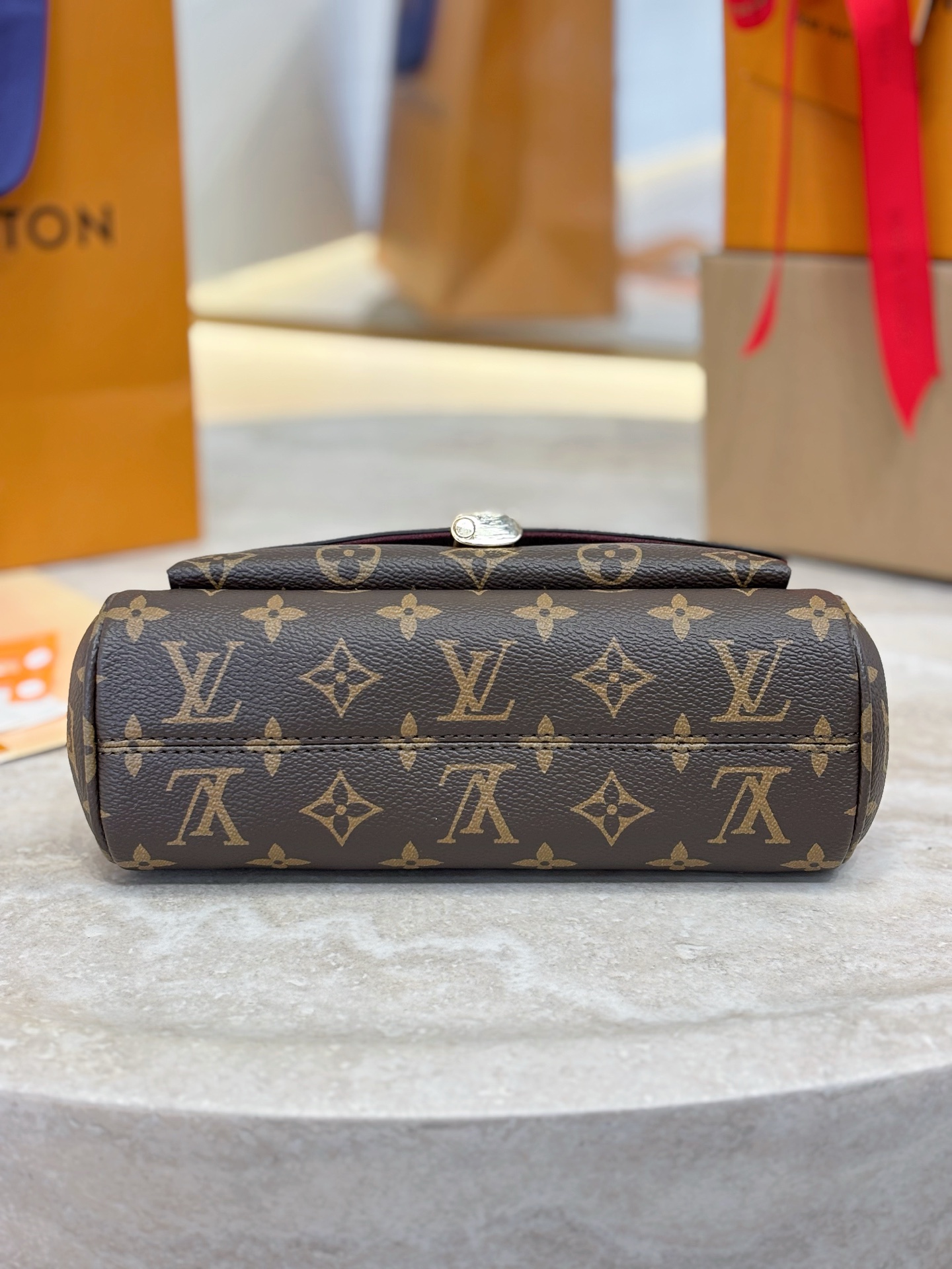 LV Saint Germain BB Monogram Canvas - Handbags M26398-24x17x9CM