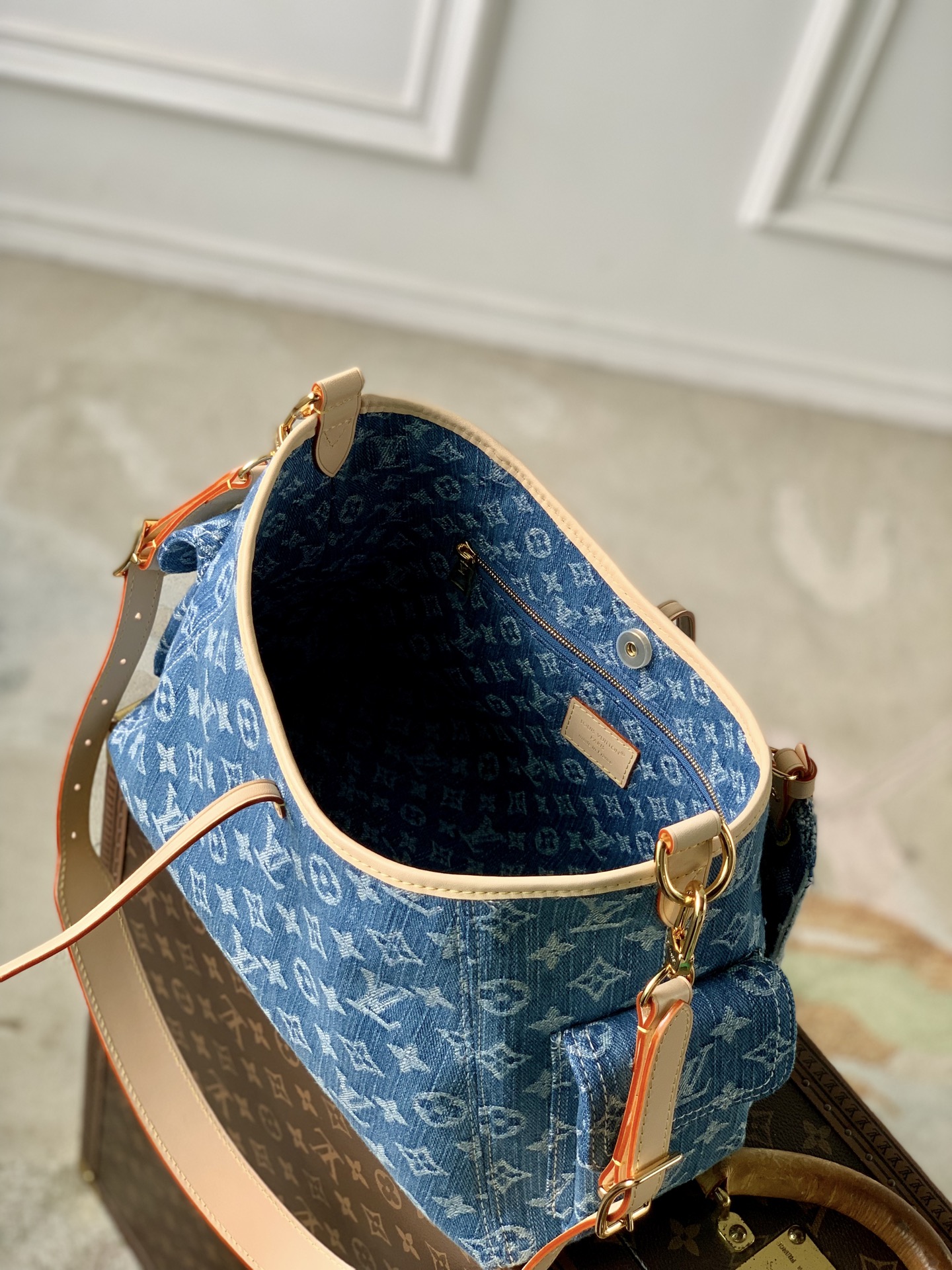 L0vis Vvtt0n Carryall Cargo PM Monogram Denim-33.5 x 23 x 15CM