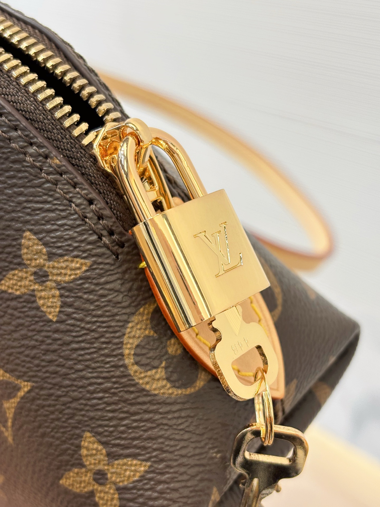 Lo*uis Vvtt0n Squire East West Monogram - Women - Handbags-M28953-29x14x8CM