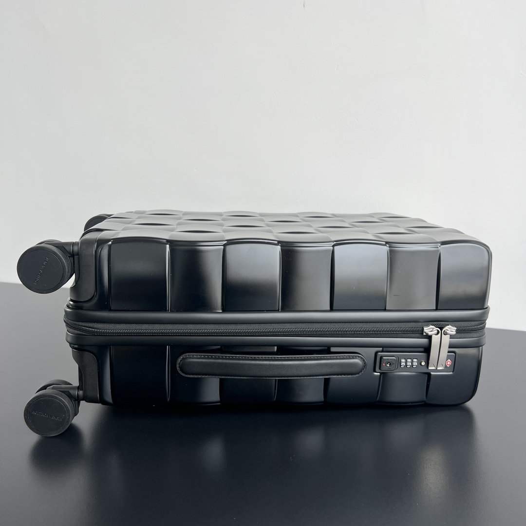 B0tt*ga Ven*ta Odyssey Cabin Suitcase in Seaweed-38*55*35CM