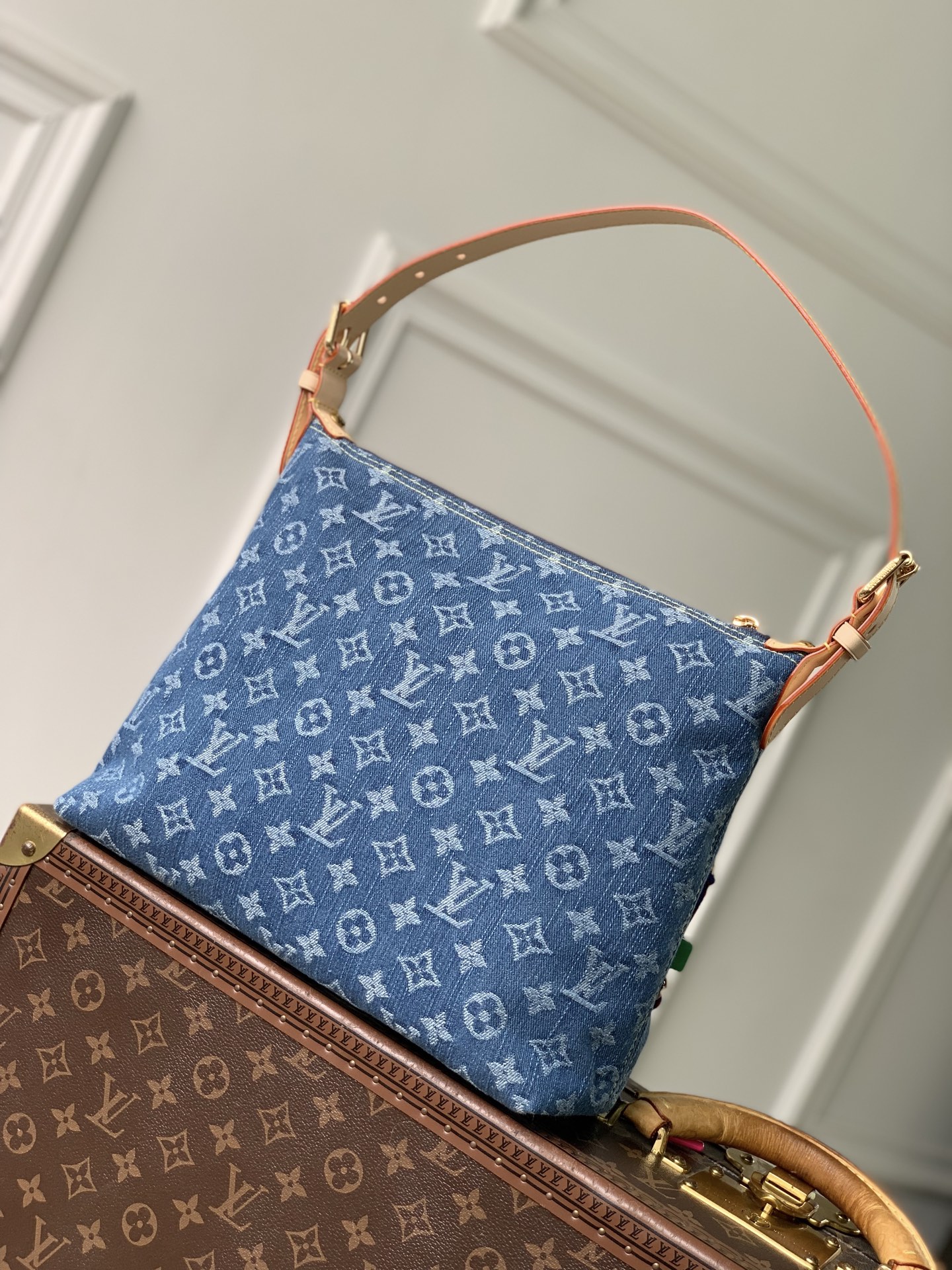 Lo*uis Vvtt0n Baggy Monogram Denim - Handbags M27329-30 x 22 x 13CM