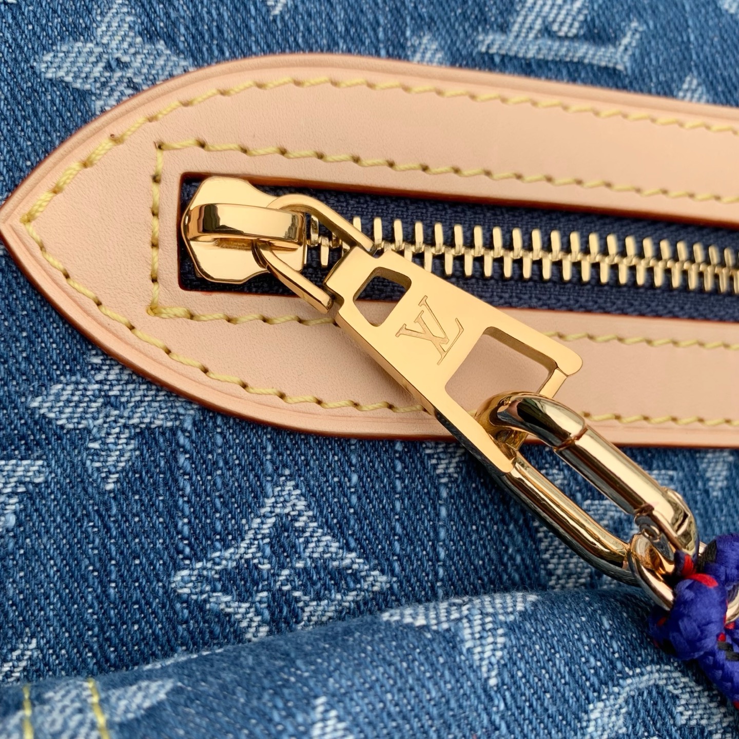 Lo*uis Vvtt0n Baggy Monogram Denim - Handbags M27329-30 x 22 x 13CM