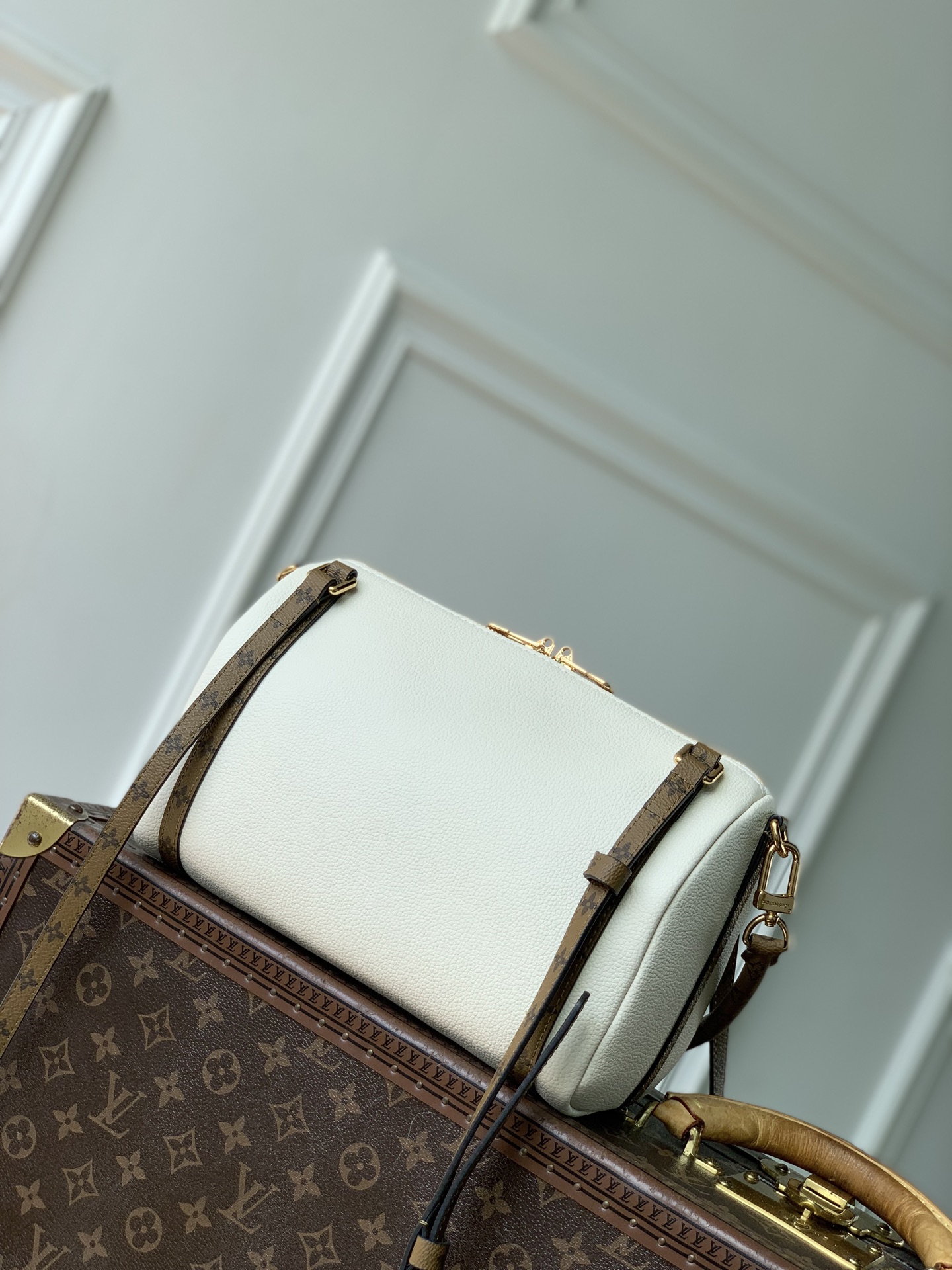L0vis Vvtt0n Express Handbag-M29392-17 x 13.5 x 26CM