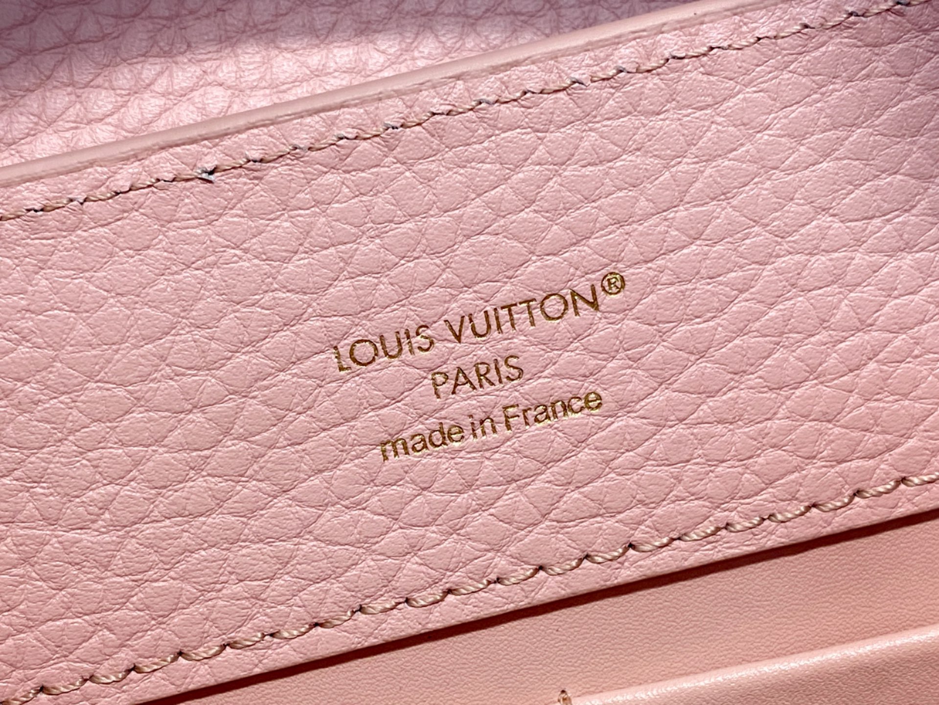 L0vis Vvtt0n Sac Capucines East West BB-29x18x9CM