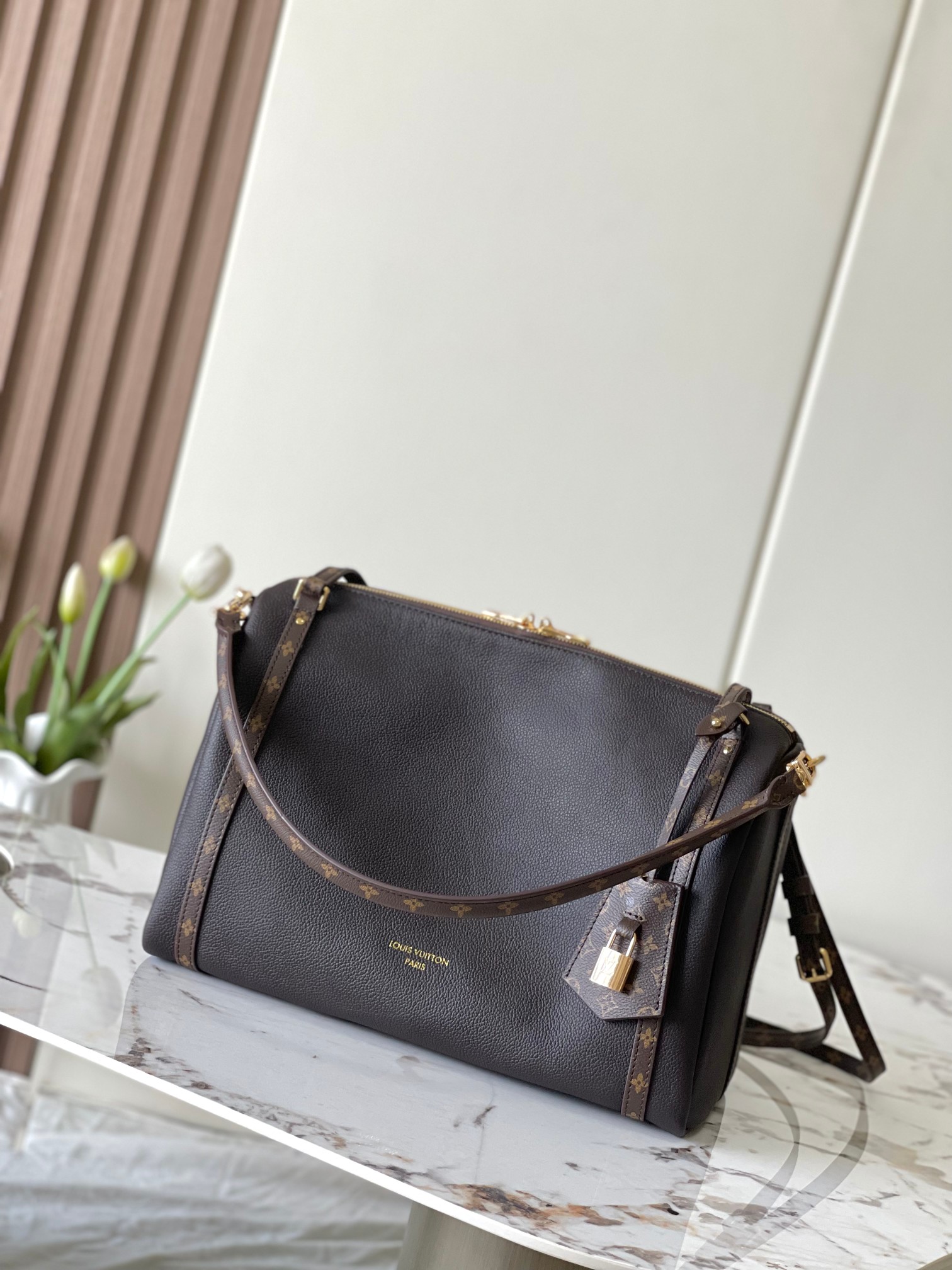 L0vis Vvtt0n Express Handbag-26397-24 x 18.5 x 36CM