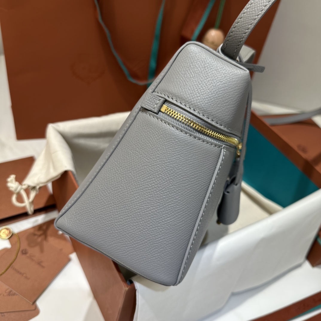 L0r0 P1ana Extra Bag L27-16*27*10CM