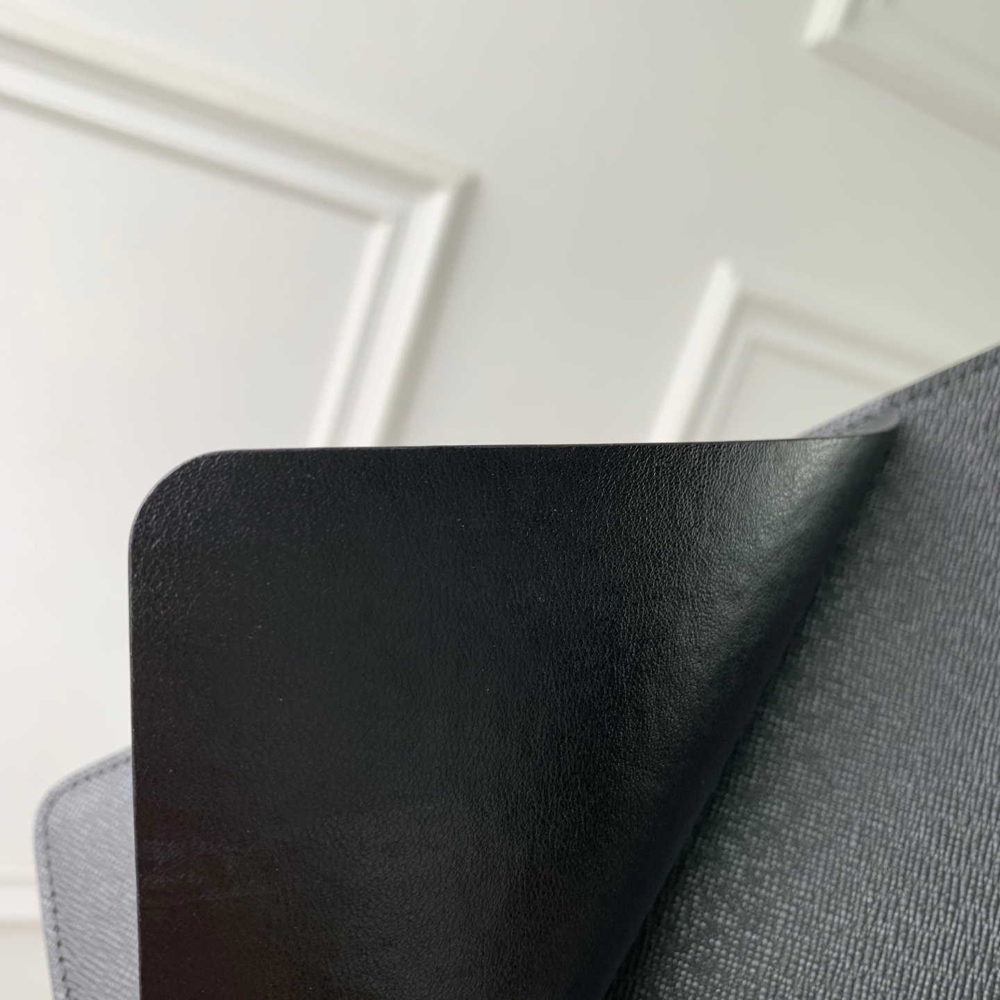 Lo*uis Vvtt0n Desktop Notebook Cover-R20100-18.5 x 23 x 3CM