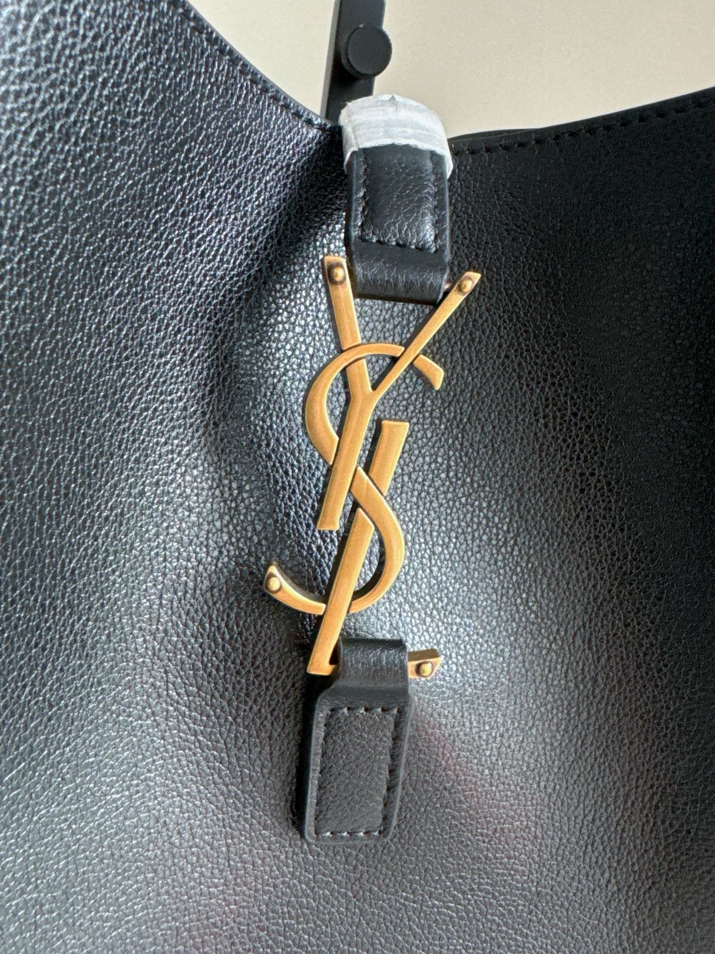 Y51 Hobo Bag-30x31x13CM