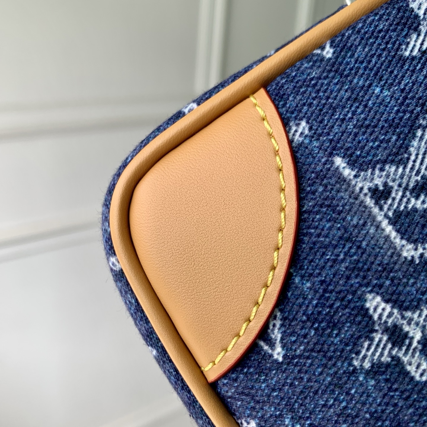 L0vis Vvtt0n Nil Messenger Bag-M29273-25 x 17.5 x 11CM