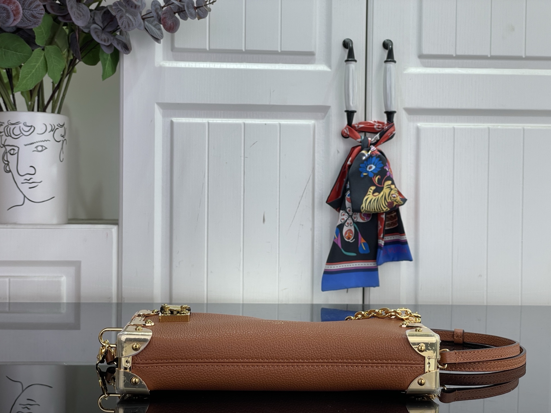 L0vis Vvtt0n Slim Trunk--M28362-23 x 12 x 4CM