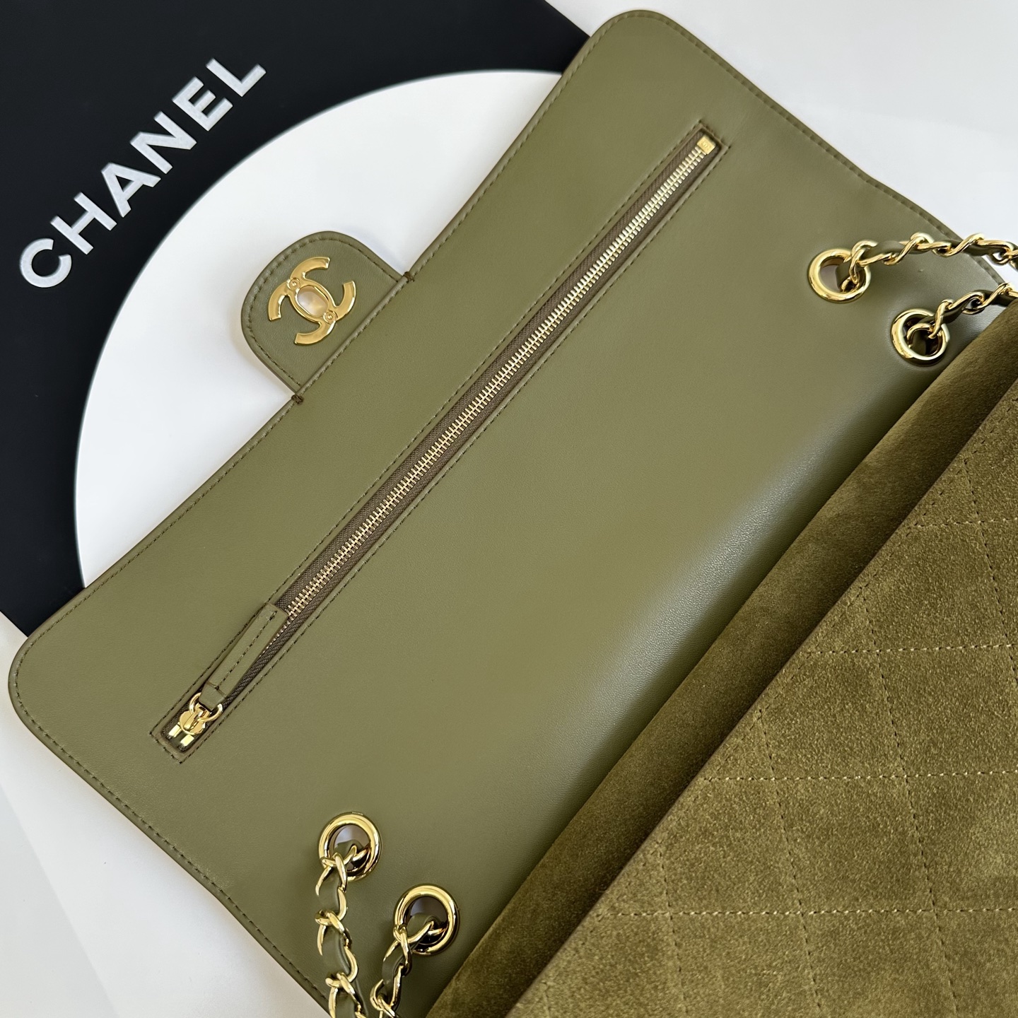 Cha*nel Grained Calfskin Small Souplissimo Maxi Flap-32CM