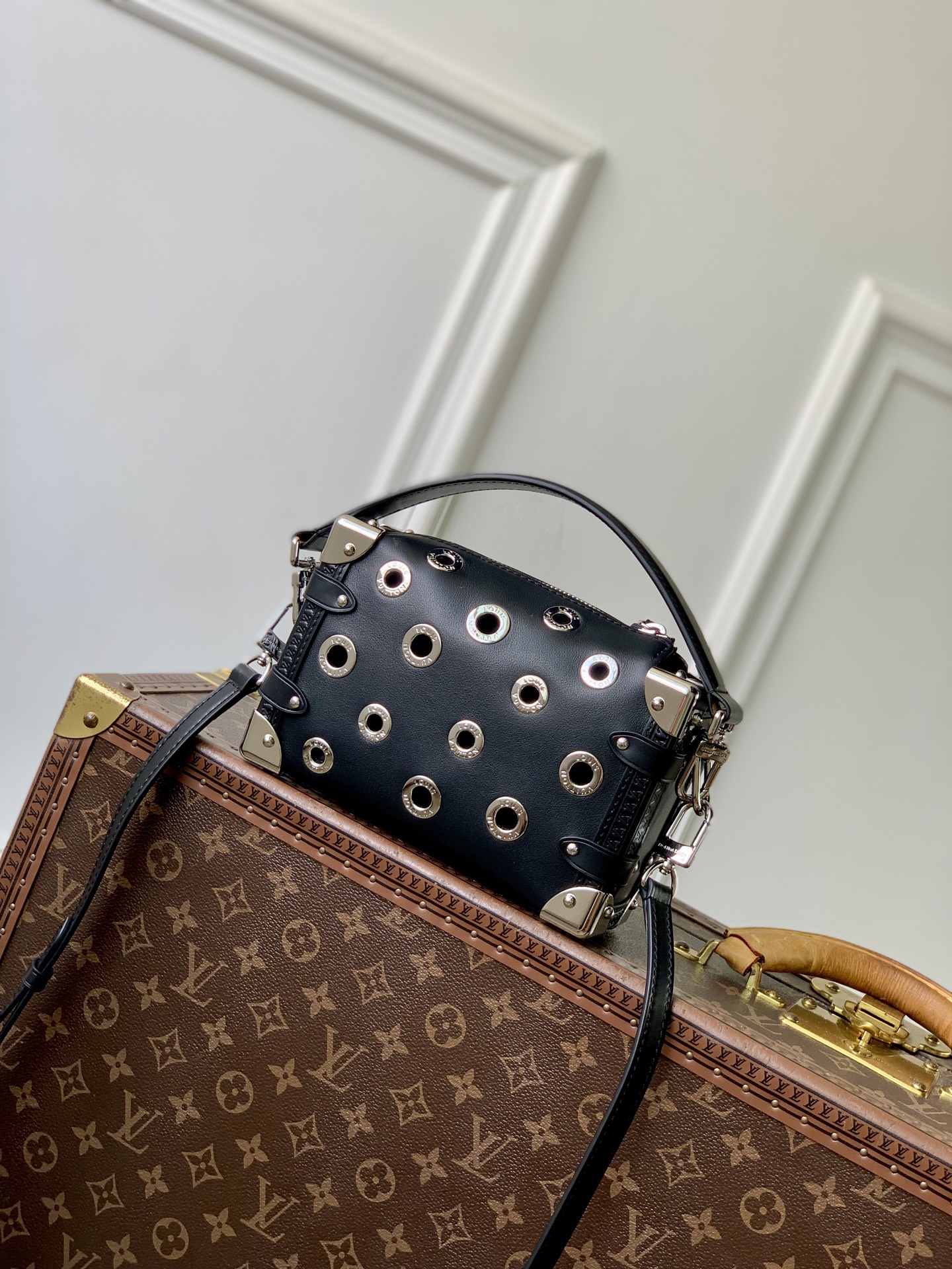 L0vis Vvtt0n Side Trunk PM-M29903-20.5 x 13.5 x 7.5CM