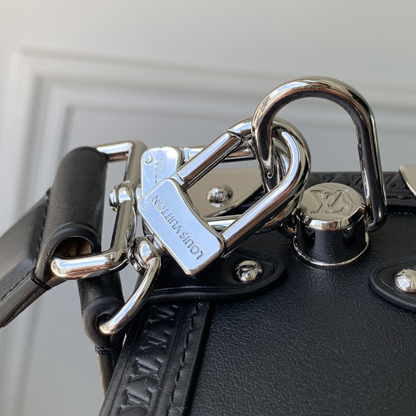 L0vis Vvtt0n Side Trunk PM-M29903-20.5 x 13.5 x 7.5CM