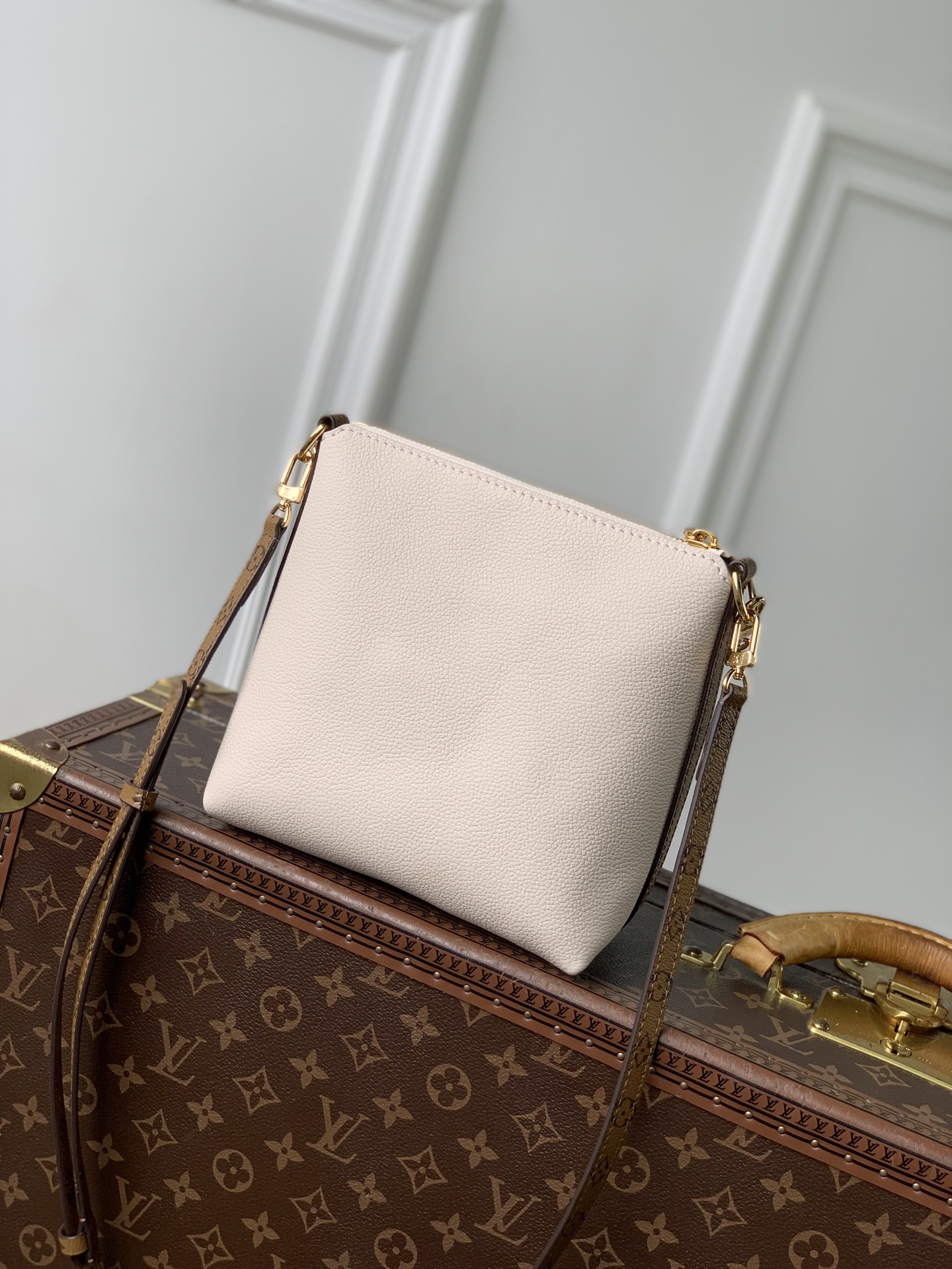 L0vis Vvtt0n Multipass Mini Handbags-M3A389-17.5 x 18 x 9.5CM