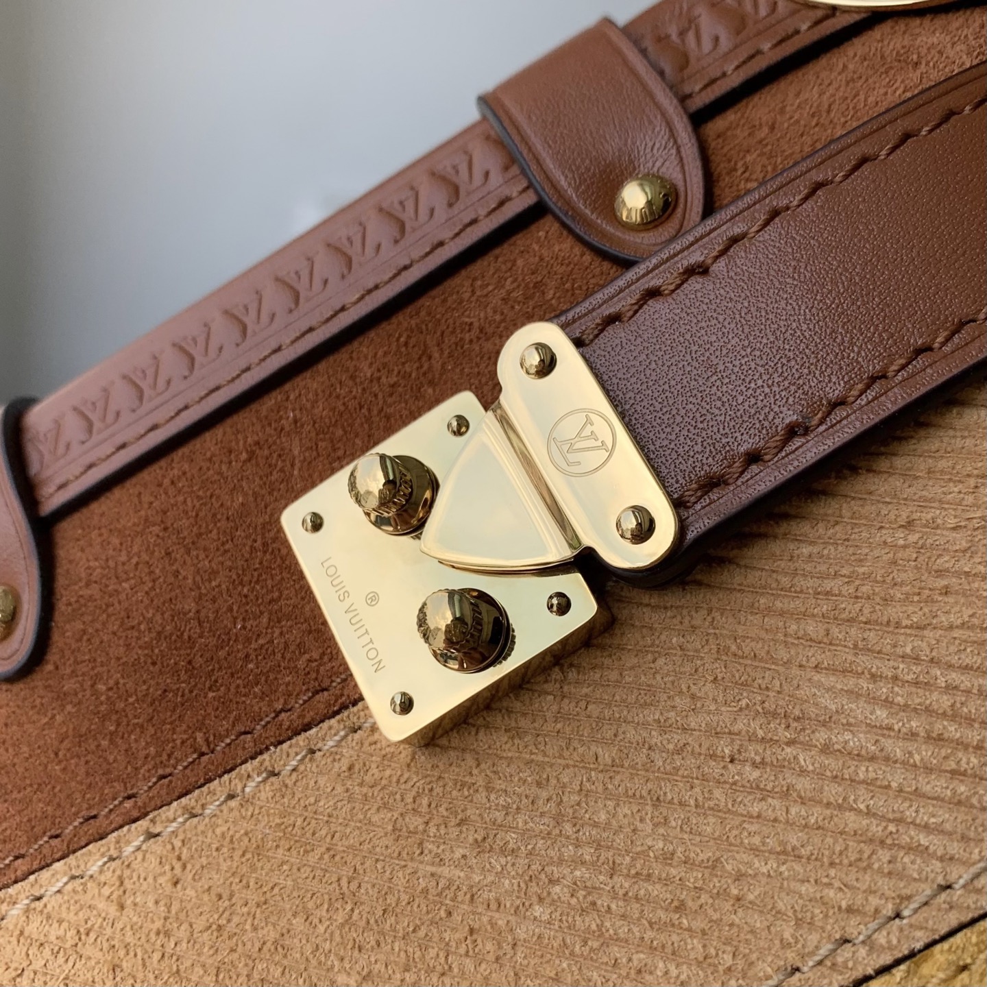 L0vis Vvtt0n Side Trunk -M29662-16 x 8.5 x 23.5CM