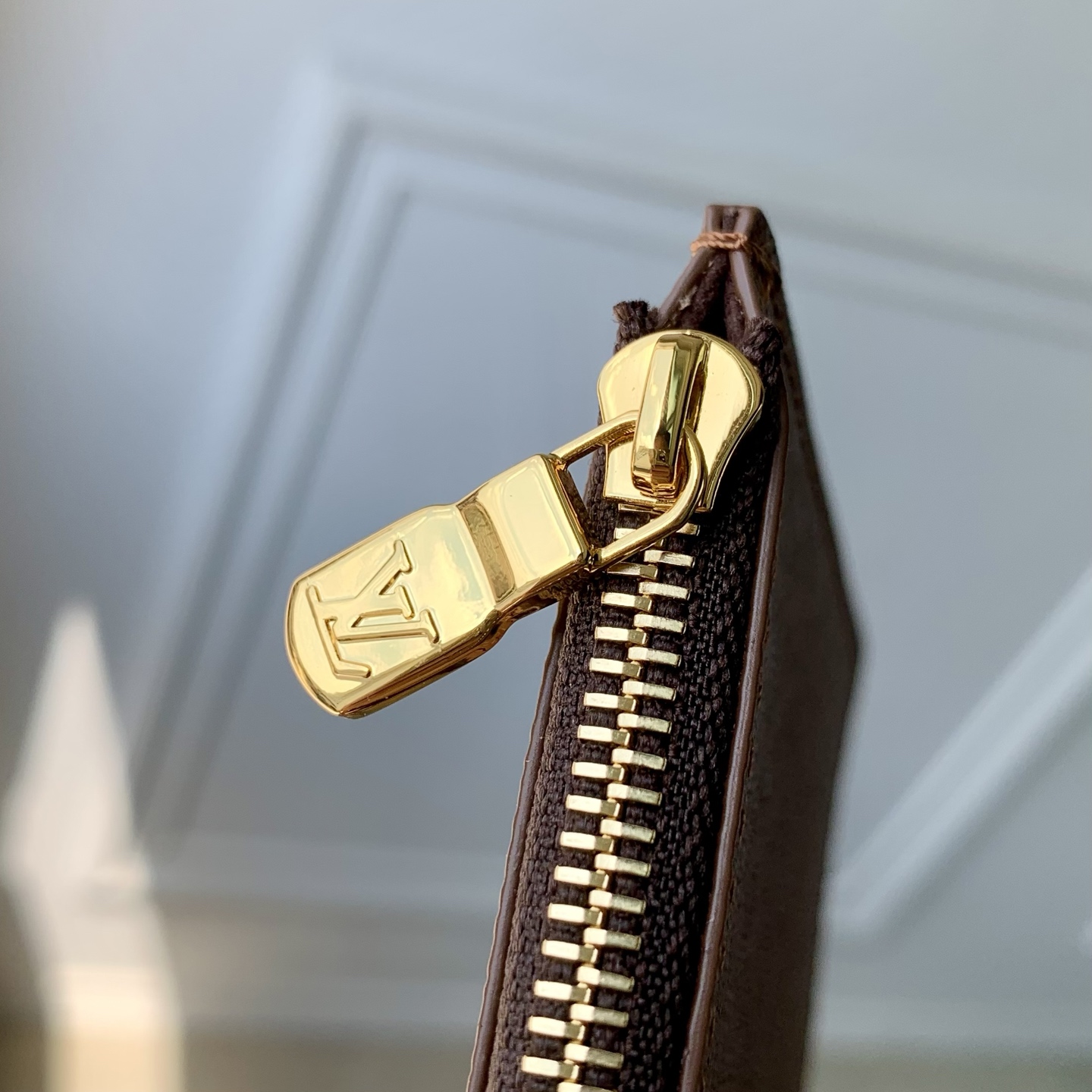 L0vis Vuitto*n Wallet On Chain Trotter M27242-21.5 x 12.5 x 3CM
